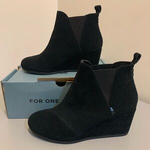 Tom’s Kelsey booties